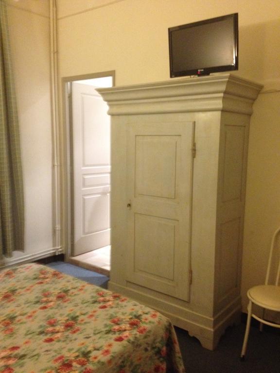 Hotel Restaurant Le Central Châteaurenard Room photo