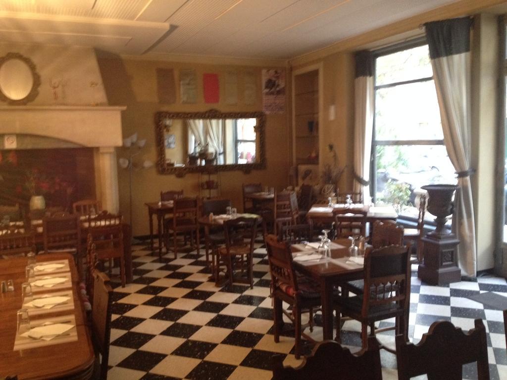 Hotel Restaurant Le Central Châteaurenard Exterior photo
